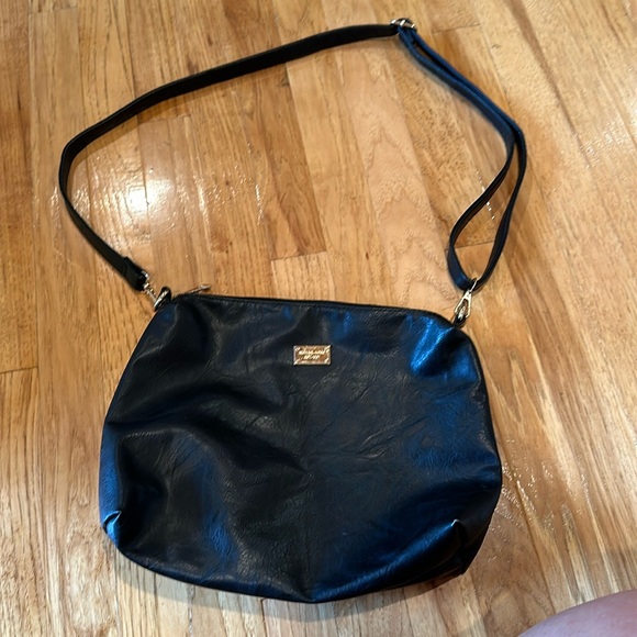 Micheal Kors crossbody - Picture 1 of 3